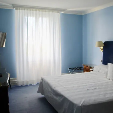 Hotel Riviera & Maximilian'S-2